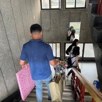 可能是 3 個人的圖像