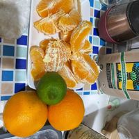 可能是飲料、水果和文字的圖像