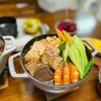 可能是火鍋、麵和豆腐的圖像