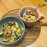 可能是木湯匙、豆腐和拉麵的圖像