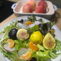 可能是梨子、蘋果和無花果的圖像