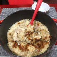 可能是粥和印度香料飯的圖像