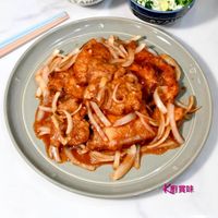 可能是食物和顯示的文字是「大廚賞味」的圖像