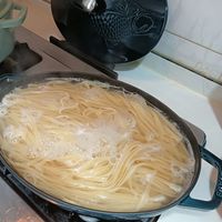 可能是拉麵、麵和義大利麵的圖像