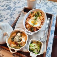 可能是豆腐、水波蛋、拉麵和文字的圖像
