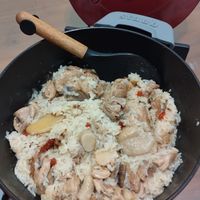 可能是豆腐、西班牙大鍋飯和粥的圖像
