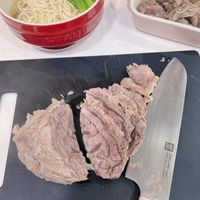 可能是刀和拉麵的圖像