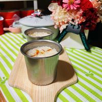 可能是咖啡杯、咖啡機和咖啡的圖像