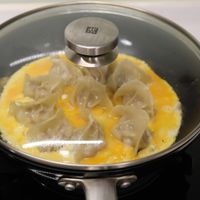 可能是蛋黃和歐姆蛋的圖像