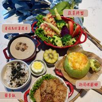 可能是豆腐、粥、火鍋和文字的圖像