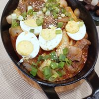 可能是拉麵、水波蛋和文字的圖像