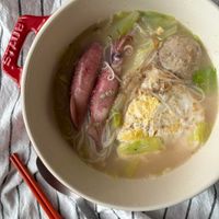 可能是拉麵、粥、麵和水波蛋的圖像