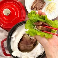 可能是麵和火鍋的圖像