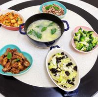 可能是火鍋、豆腐和文字的圖像
