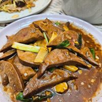 可能是豆腐和燉小牛膝的圖像