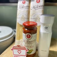可能是義大利麵和文字的圖像