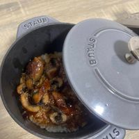 可能是‎香菇和‎顯示的文字是「 ‎STAUB AUB mo STAUB 5בחה SUNDO‎ 」‎‎ 的圖像