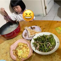 可能是 1 人、粥和文字的圖像