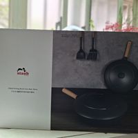 可能是喇叭、鬆餅機和文字的圖像