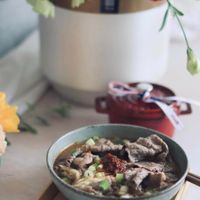 可能是拉麵、粥和豆腐的圖像