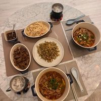 可能是炒麵、麵、義大利麵和拉麵的圖像
