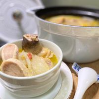 可能是豆腐、燉小牛膝、粥和火鍋的圖像