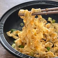 可能是義大利麵、炒麵和拉麵的圖像