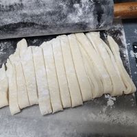 可能是半圓形餡餅的圖像