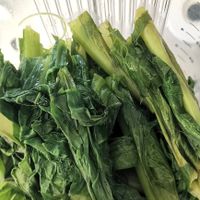 可能是綠葉甘藍和莙薘菜的圖像