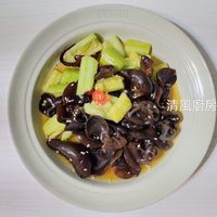 可能是龍眼和文字的圖像