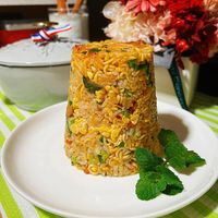 可能是印度香料飯和炒飯的圖像