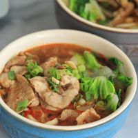 可能是麵、拉麵和文字的圖像