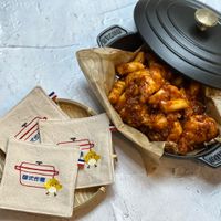 可能是顯示的文字是「 STAUS STAUB 韓式作酵 式作意」的圖像