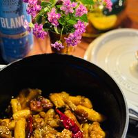 可能是豆腐、啤酒和文字的圖像