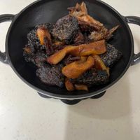 可能是香菇和燉小牛膝的圖像