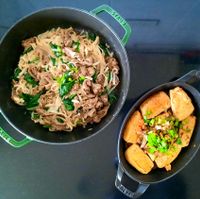 可能是義大利麵、麵和豆腐的圖像
