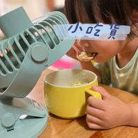 可能是 1 人、字母湯和文字的圖像