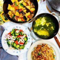 可能是炒麵、豆腐和火鍋的圖像