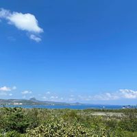 可能是暮光、雲、海洋和地平線的圖像