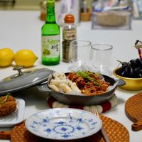 可能是義大利麵、豆腐和文字的圖像