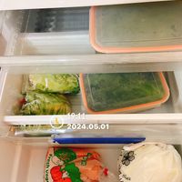 可能是顯示的文字是「 19:11 2024.05.01 5 Fresh vegetable Seaz 今日水印 相机真实时间 相机 防伤 RETHHXC9UK6R3T 」的圖像