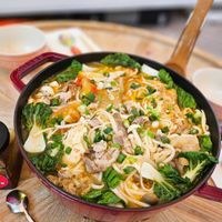 可能是豆腐、火鍋和麵的圖像