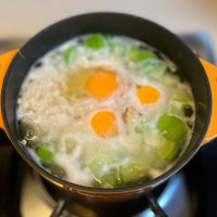 可能是水波蛋和蛋黃的圖像