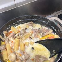 可能是義大利麵和拉麵的圖像