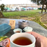 可能是‎泡茶器和‎顯示的文字是「 ‎B 頂 和梅 דץ 換 ر 名 OT1U원 STAUG‎ 」‎‎ 的圖像