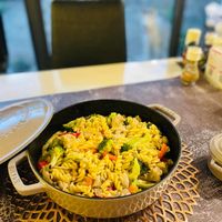 可能是義大利麵和印度香料飯的圖像