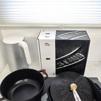 可能是泡茶器、鬆餅機和文字的圖像