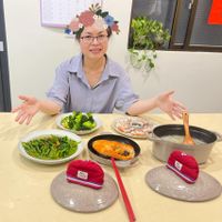 可能是 1 人、火鍋和文字的圖像
