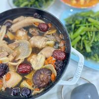 可能是火鍋、香菇、粥和文字的圖像
