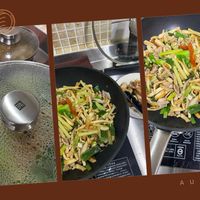可能是義大利麵、炒麵、豆腐和文字的圖像